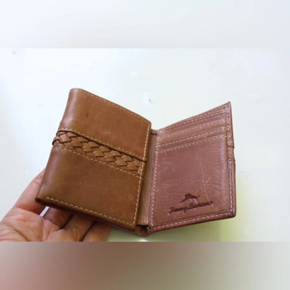 NWOT Tommy Bahama wallet